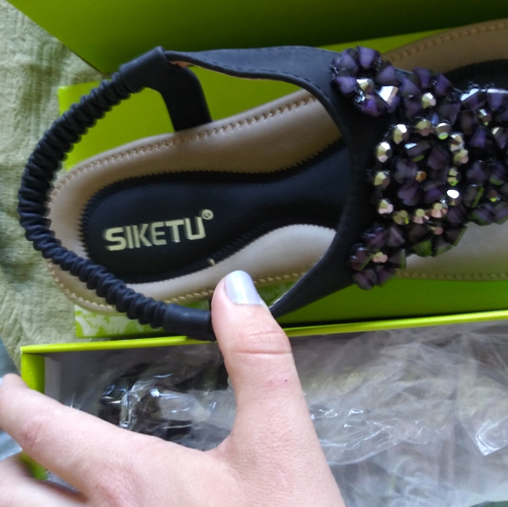 Sandals - Picture 2 of 3